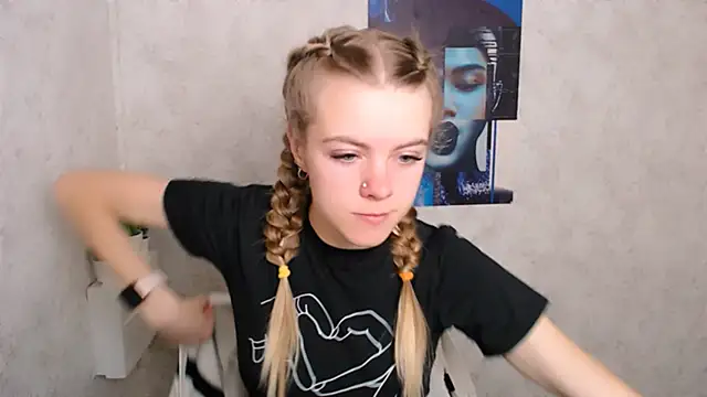 AliceFlirtt  online show from September 17, 9:00 am