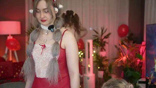 Snapshot of your_favoritegirls chatting on December 21, 1:46 am your favoritegirls online show from December 21, 1:46 am