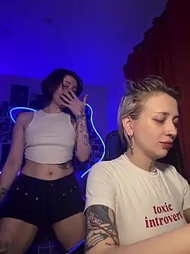 Dooubletroublee online show from April 3, 12:41 am