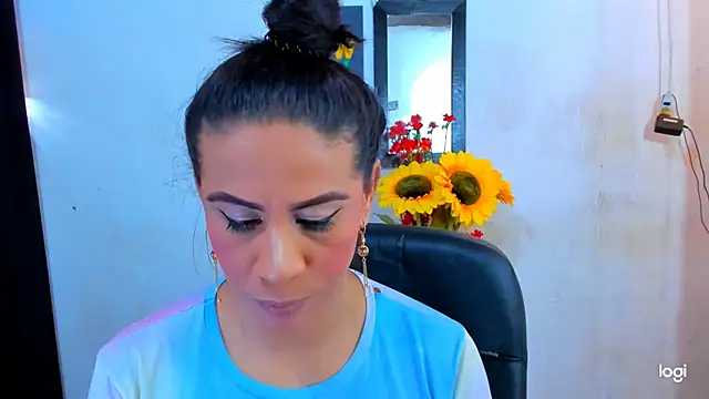 Snapshot of juanblakbigcock chatting on April 10, 4:01 pm juanblakbigcock online show from April 10, 4:01 pm