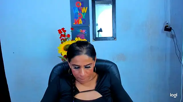 Snapshot of juanblakbigcock chatting on April 12, 4:50 am juanblakbigcock online show from April 12, 4:50 am