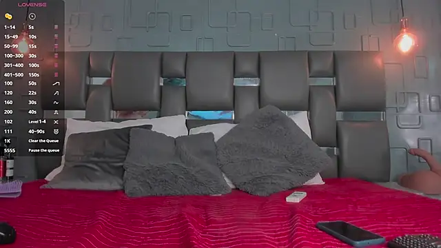 PittAndLunaa online show from March 8, 12:09 pm