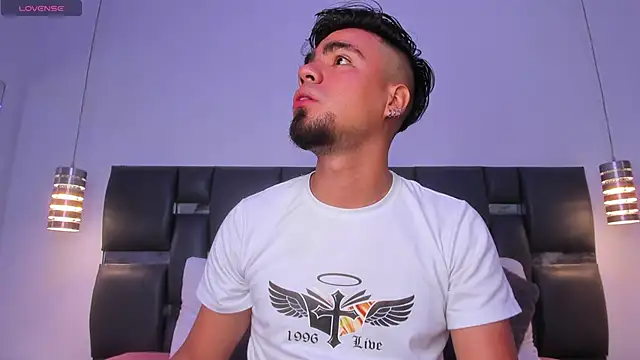 PittAndLunaa online show from January 18, 1:04 pm