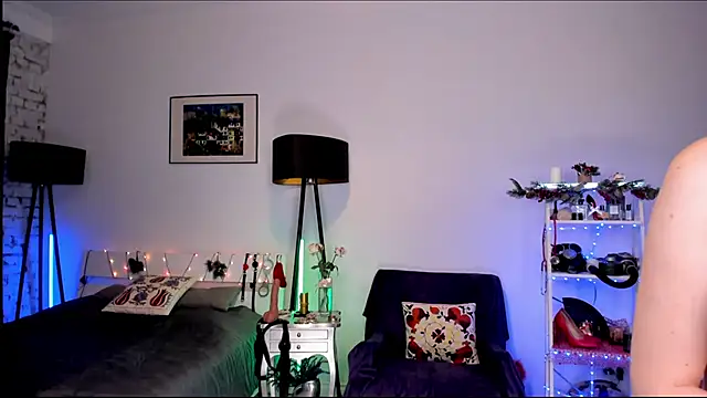 Snapshot of MissAliciaFD chatting on December 16, 4:49 pm MissAliciaFD online show from December 16, 4:49 pm