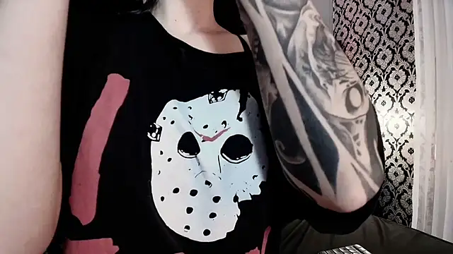 Adeelinee online show from October 24, 8:05 pm