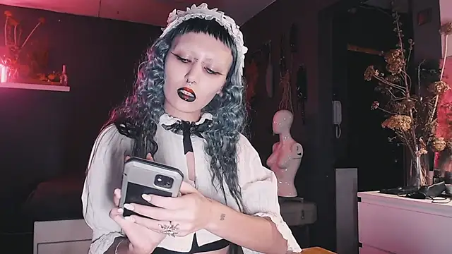 Snapshot of god_x_girl chatting on December 1, 5:57 pm god x girl online show from December 1, 5:57 pm