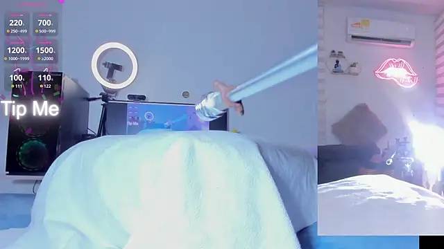 Abigail Girl   online show from January 8, 5:15 pm