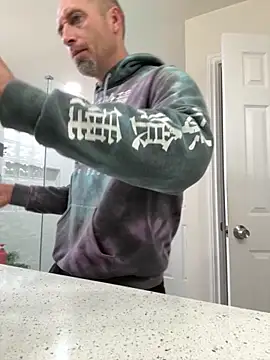 El Gizmo online show from November 17, 6:14 pm