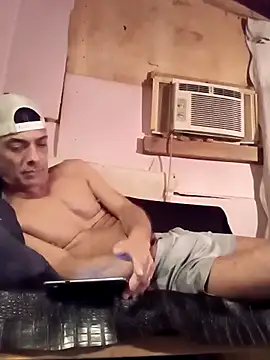 Snapshot of Dickinyou1980 chatting on March 16, 3:47 am Dickinyou1980 online show from March 16, 3:47 am