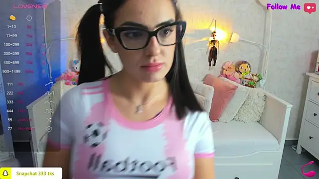 Snapshot of LindsayDeee chatting on October 22, 4:46 am LindsayDeee online show from October 22, 4:46 am