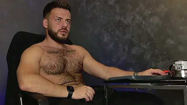 juliusmasters online show from December 4, 8:39 pm