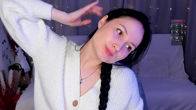 LisaMooore online show from January 11, 4:25 pm