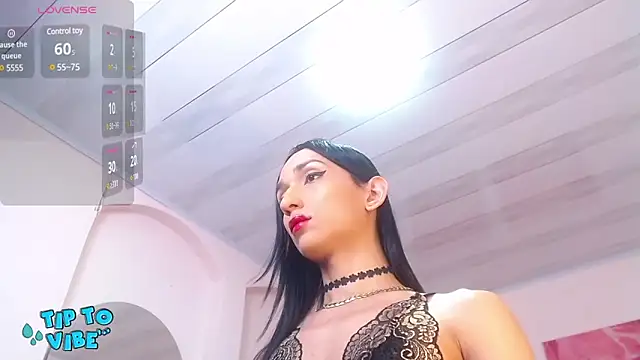 tamarafoxy  online show from January 18, 12:15 pm