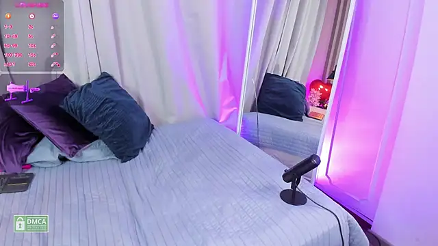 charloottee 1 online show from February 6, 7:24 am