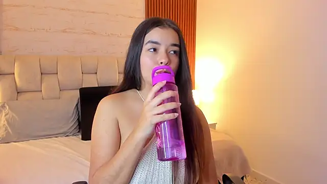 SophiaWylde online show from February 5, 9:46 am