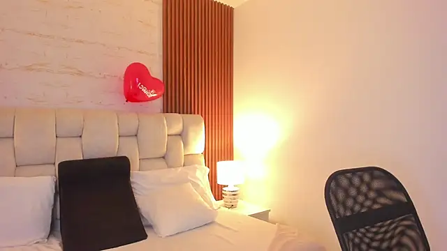 SophiaWylde online show from February 17, 10:18 am