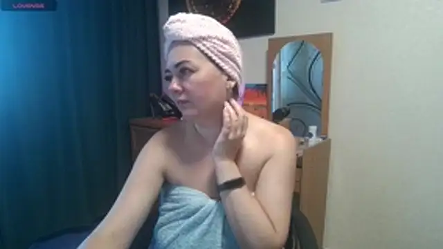 JuliaMorganss online show from July 12, 6:04 am