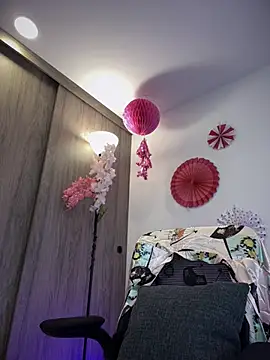 Snapshot of Rae_Lil_White chatting on March 21, 11:23 pm Rae Lil White online show from March 21, 11:23 pm