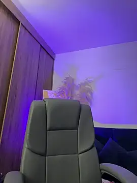 Snapshot of Rae_Lil_White chatting on September 21, 11:28 pm Rae Lil White online show from September 21, 11:28 pm