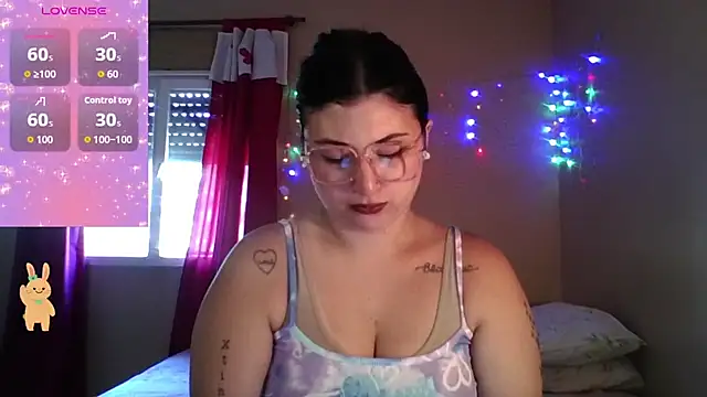 Snapshot of imsohornydacom chatting on January 13, 5:40 pm imsohornydacom online show from January 13, 5:40 pm