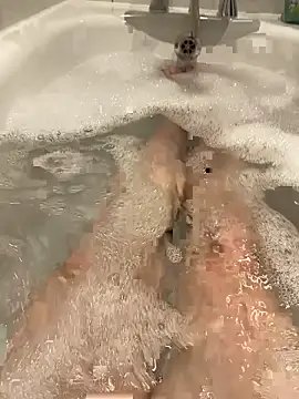 Snapshot of Russell1508 chatting on November 4, 3:44 pm Russell1508 online show from November 4, 3:44 pm