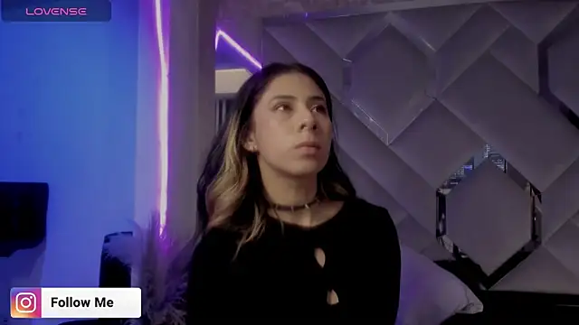 Sara Foxx1 online show from April 8, 7:03 pm