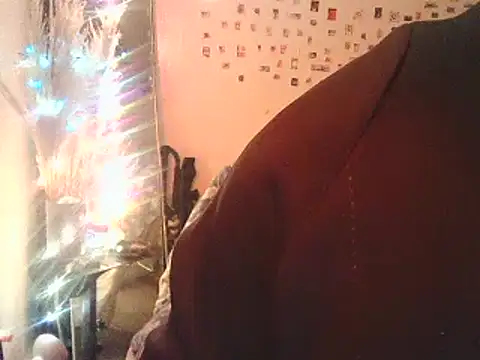 Snapshot of DaddyQuimHot chatting on March 4, 3:33 am DaddyQuimHot online show from March 4, 3:33 am