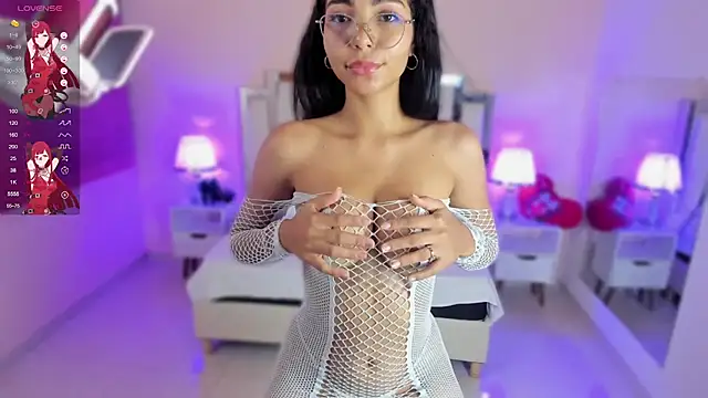 lauramartin1 online show from March 16, 12:34 am