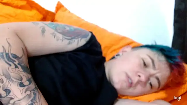 tomboyblue online show from January 30, 8:53 pm