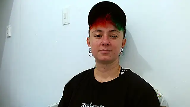 Snapshot of tomboyblue chatting on January 10, 5:15 pm tomboyblue online show from January 10, 5:15 pm