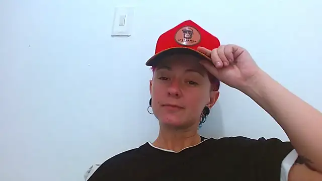 tomboyblue online show from April 4, 6:27 pm