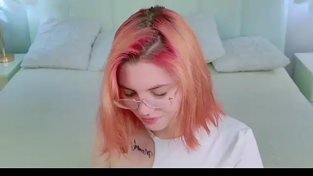 Lisa Adam online show from January 24, 4:05 am