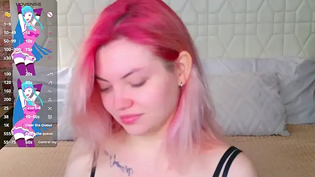 Lisa Adam online show from February 6, 6:11 pm