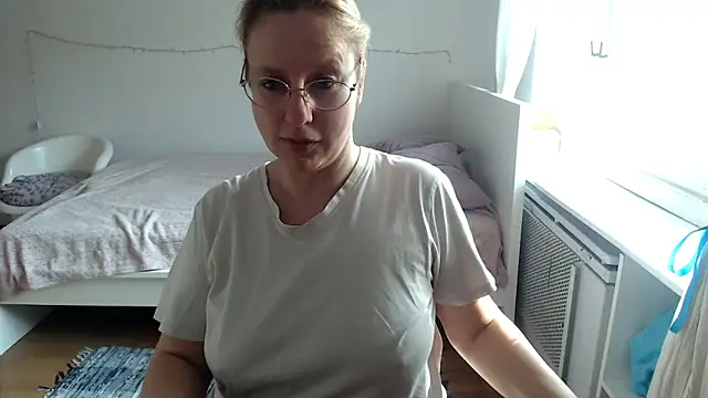 MariaValentine online show from March 21, 7:02 am