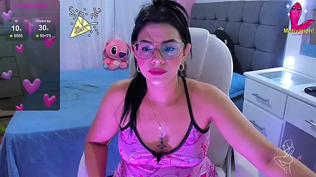 Snapshot of dahian_carter chatting on December 21, 11:55 am dahian carter online show from December 21, 11:55 am