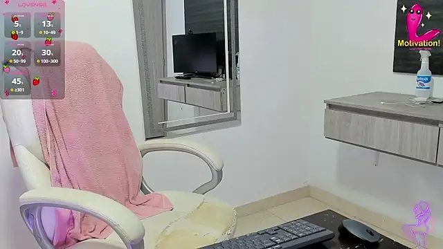 Snapshot of dahian_carter chatting on September 26, 12:31 pm dahian carter online show from September 26, 12:31 pm