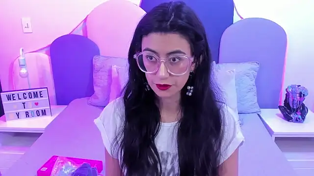 SophieGomez22 online show from February 9, 11:25 am