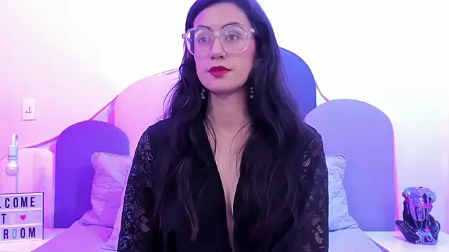 SophieGomez22 online show from February 9, 2:29 pm