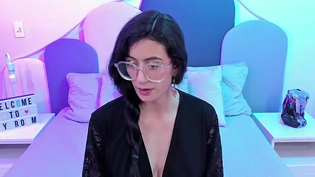 SophieGomez22 online show from February 19, 11:17 am