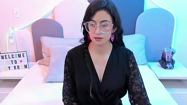 SophieGomez22 online show from March 3, 5:29 pm