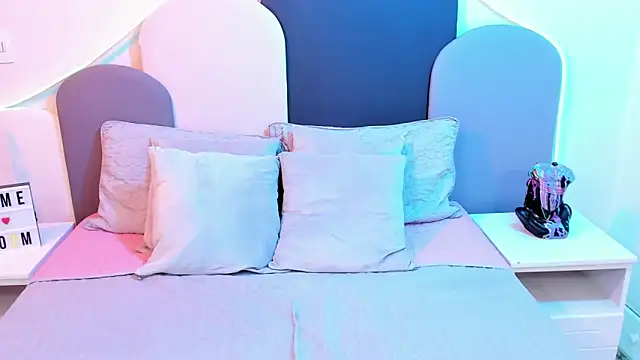 SophieGomez22 online show from March 9, 2:32 pm