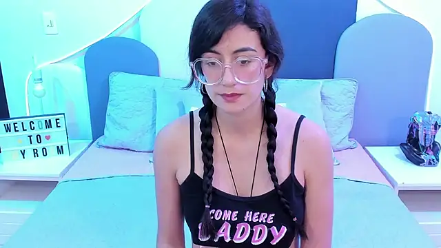 SophieGomez22 online show from March 12, 2:45 pm