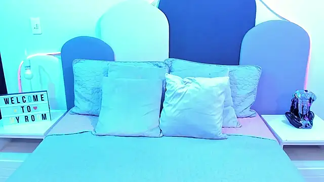 SophieGomez22 online show from March 14, 11:45 am