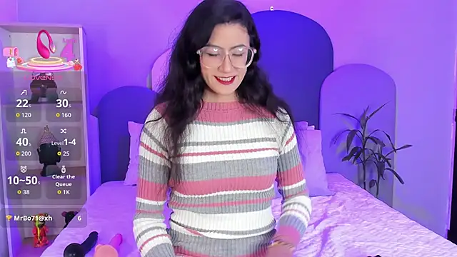 SophieGomez22 online show from September 14, 11:20 am