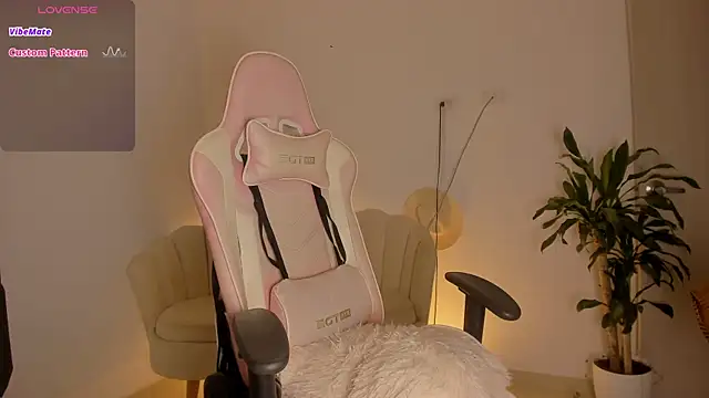 LittleSofia  online show from October 24, 2:52 am