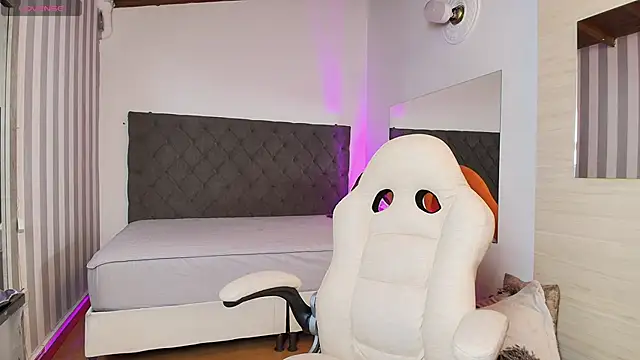 rebeca cortez  online show from February 4, 3:33 am