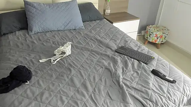 rebeca cortez  online show from September 20, 7:37 pm