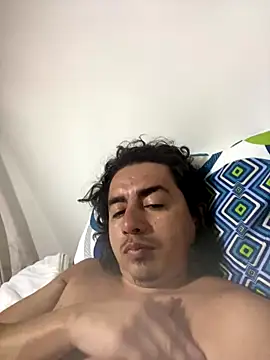 DanielGomez9 online show from December 15, 2:05 am