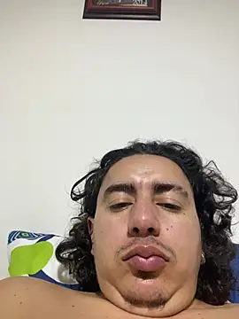 DanielGomez9 online show from April 3, 5:49 am