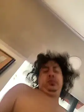 DanielGomez9 online show from April 13, 1:05 pm